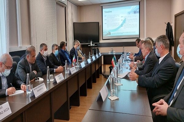 رئیس سازمان انرژی اتمی از آکادمی علوم هسته‌ای روسیه بازدید کرد