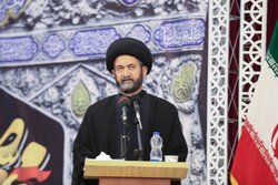 پیروان مکتب امام حسین (ع) با امثال یزید بیعت نمی‌کنند