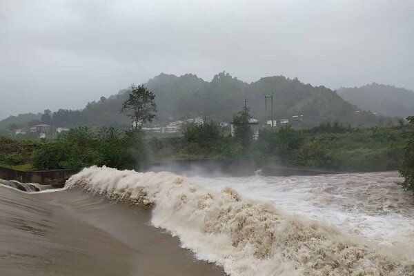 طغیان رودخانه های آستارا بر اثر بارش باران
