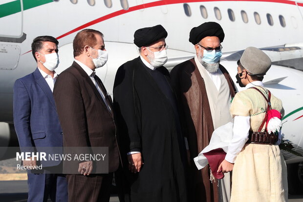 Raeisi welcomed by Kohgiluyeh and Boyer-Ahmad people