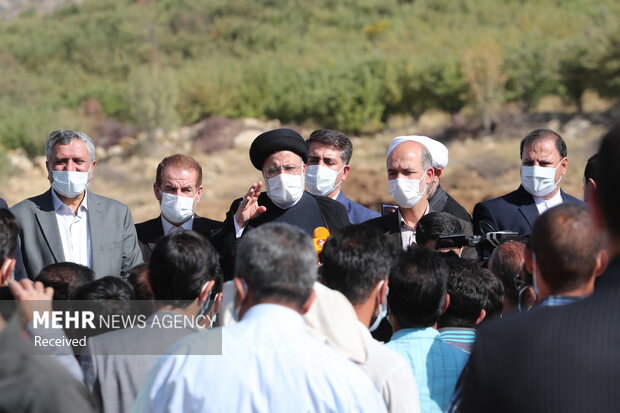 Raeisi welcomed by Kohgiluyeh and Boyer-Ahmad people