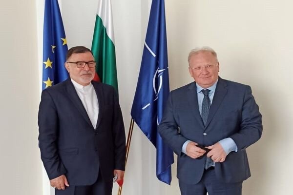 Iran envoy, Bulgarian FM call for boosting Tehran-Sofia coop.