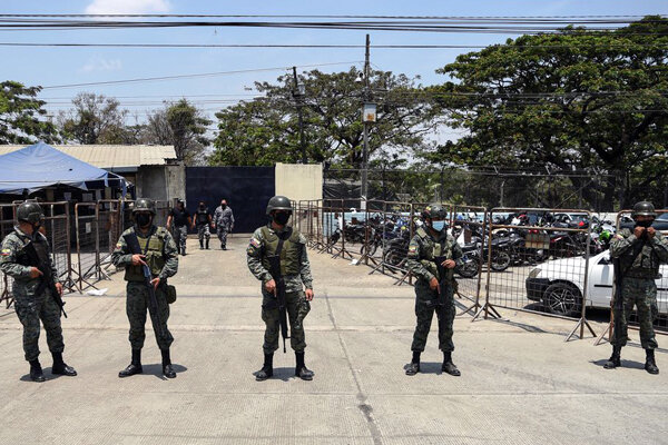 10 killed in latest Ecuador prison riot
