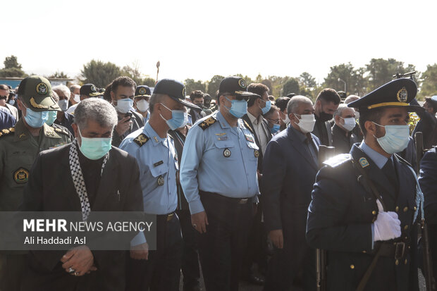 امیر سرتیپ خلبان حمید واحدی فرمانده نیروی هوایی ارتش در مراسم تشییع پیکر امیر سرتیپ خلبان منوچهر محققی  حضور دارد