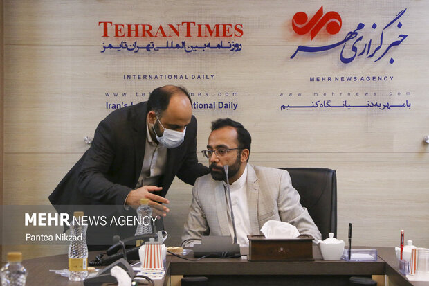 مراسم یادبود مرحوم دکتر ابومحد عسگرخوانی بعدازظهر شنبه دهم مهرماه در خبرگزاری مهر برگزار شد