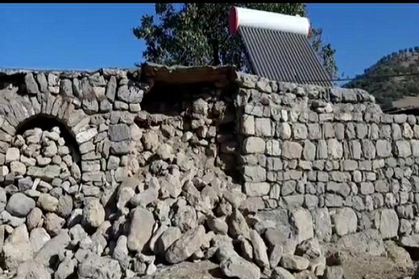 تخریب بخشی از قلعه تاریخی «دهناش» بر اثر زلزله