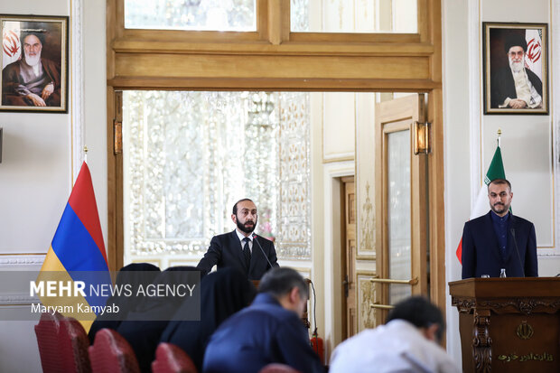 اجتماع وزيري خارجية إيران وأرمينيا/ بالصور