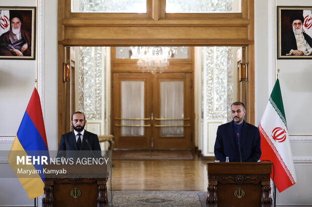 نشست خبری آرارات میرزویان وزیر خارجه ارمنستان با حسین امیرعبدالهیان وزیر امور خارجه کشورمان در وزارت امور خارجه برگزار شد