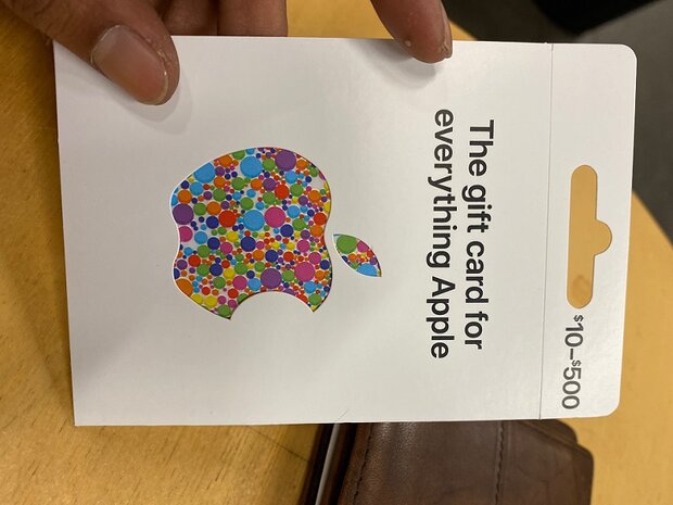 آیدی و گیفت کارت اپل/ چگونه از گیفت کارت آیتونز استفاده کنیم؟