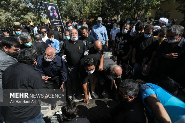 Funeral ceremony of Iranian actor Fathali Oveisi