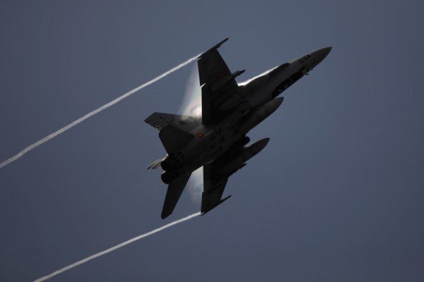 Kuwait's F-18 fighter jet crashes, kills pilot