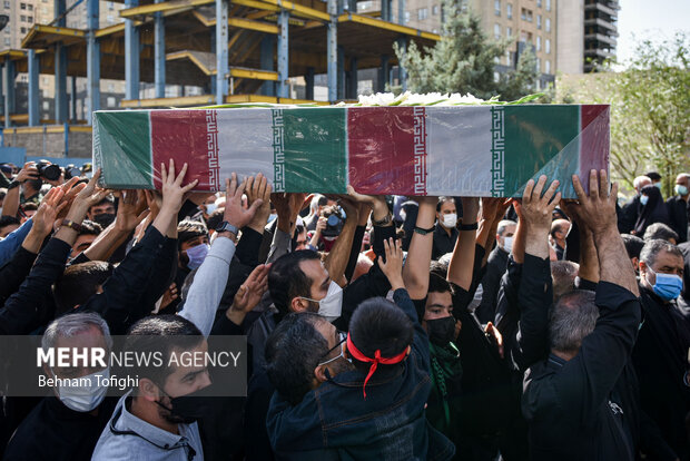 مراسم تشییع پیکر ۳ شهید گمنام دفاع مقدس در کرمانشاه آغاز شد