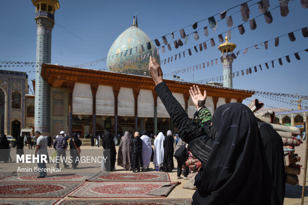 عزاداری شهادت امام رضا(ع) در حرم مطهر شاهچراغ(ع)