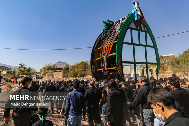 آیین سنتی نخل برداری در روستای علی آباد پیشکوه یزد