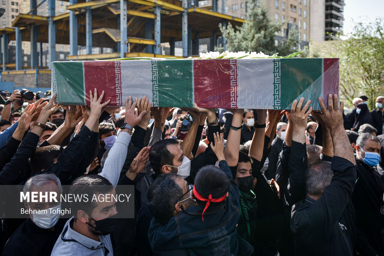 مراسم تشییع پیکر ۳ شهید گمنام دفاع مقدس در کرمانشاه آغاز شد