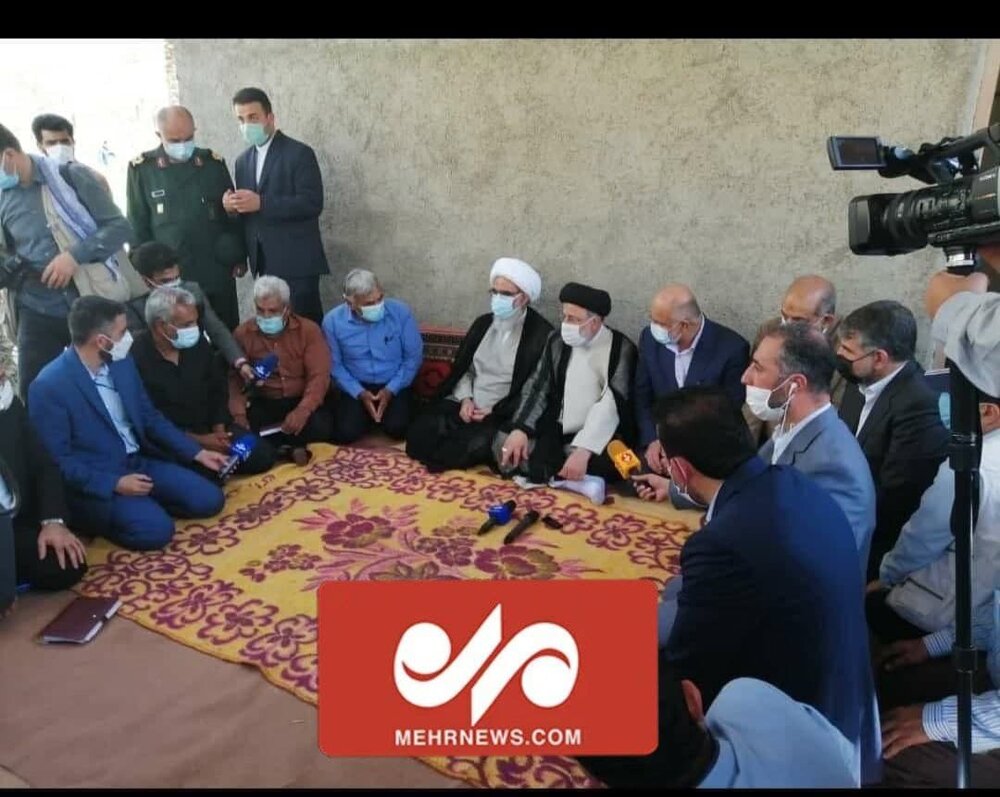 نشست صمیمانه رئیس جمهور و وزرا با کشاورزان بوشهری