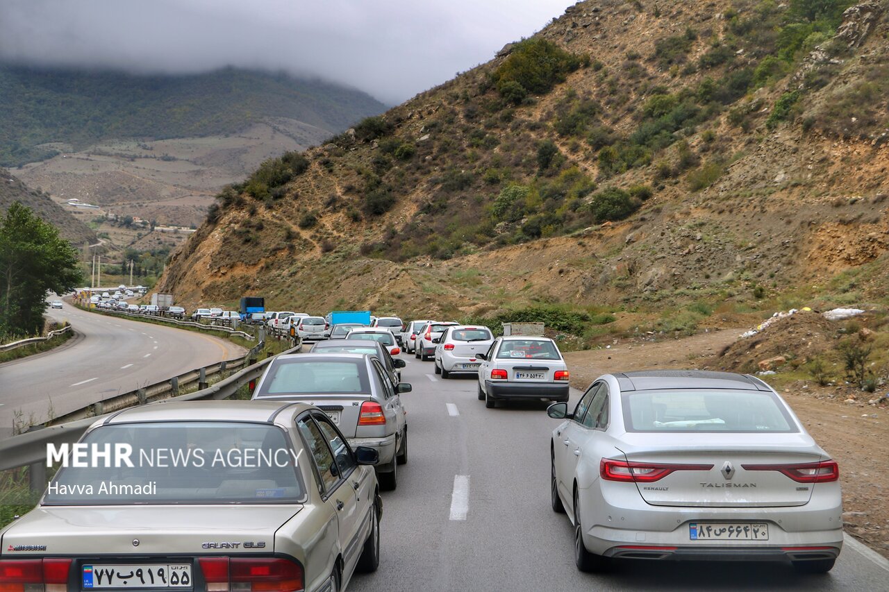 ترافیک سنگین محور لواسان-تهران/هراز و فیروزکوه تردد عادی دارند