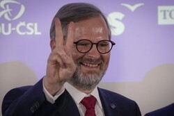 پیروزی حزب رقیب در انتخابات پارلمانی چک/نخست وزیر شکست خورد