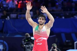 İranlı güreşci Polonya'da altın madalya kazandı