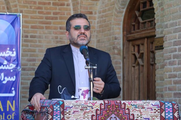 فارس میزبان هفتمین سفر دولت/ رئیسی به زیارت حرم شاه‌چراغ(ع) رفت/ تأکید بر خودکفایی در تولید کاغذ