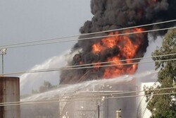 Lübnan'daki petrol tesislerinde çıkan yangından görüntüler