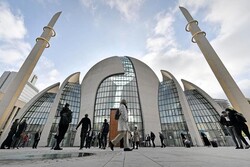 مساجد شهر کلن آلمان مجاز به پخش صوت اذان شدند