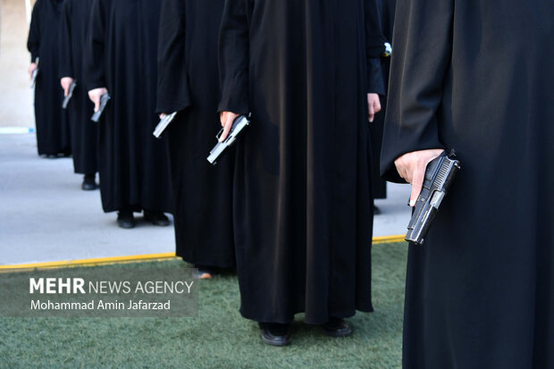 حفل صباحي مشترك لقيادة قوى الأمن الداخلي بالعاصمة طهران / بالصور