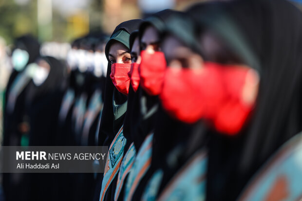 گروهان خواهران نیروی انتظامی در مراسم صبحگاه یگان ویژه ناجا حضور دارند