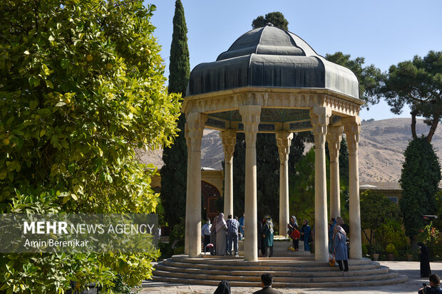 حافظ خوانی به مناسبت ۲۰ مهر