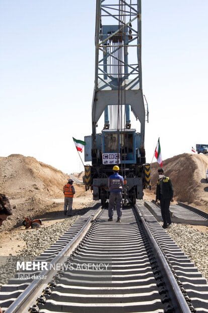 Completion of railing operation of Hamedan-Sanandaj Railway
