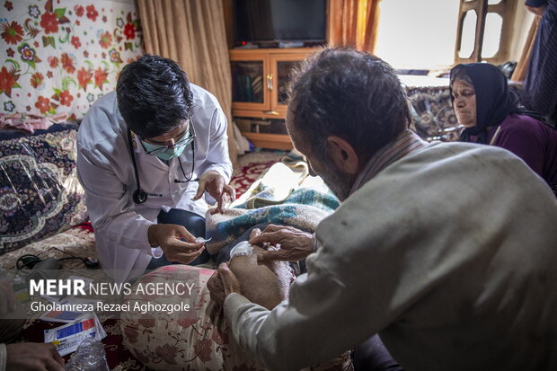 تیم‌های بسیج جامعه پزشکی کرمانشاه به مناطق محروم اعزام شدند