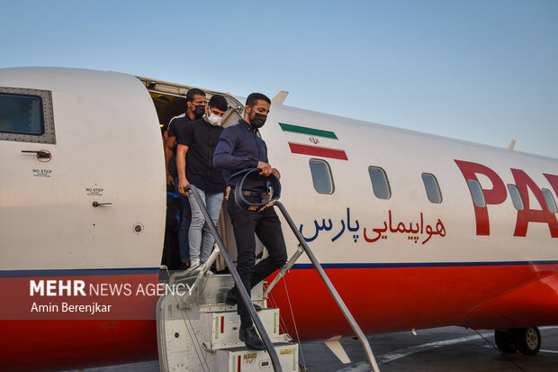 استقبال از افتخار آفرینان کشتی در فرودگاه شیراز