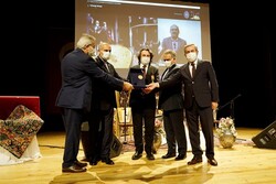 Türk akademisyen "İran Uluslararası Hafız Nişanı"na layık görüldü