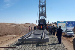 عملیات ریل گذاری راه آهن همدان-سنندج به پایان رسید
