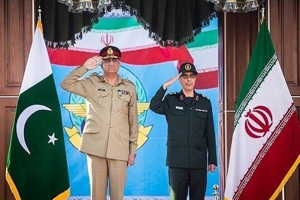 Maj. Gen. Bagheri meets Pakistan Army Chief