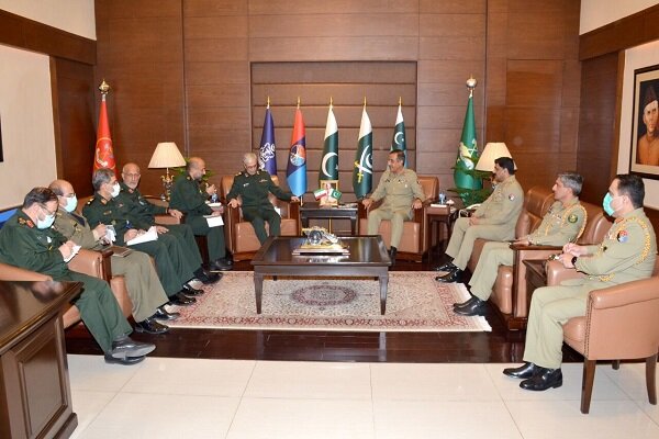 Senior Iranian, Pakistani military officials discuss ties