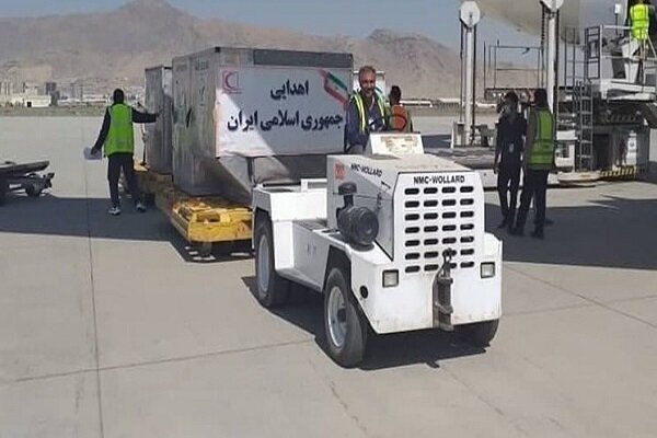 ایرانی طیارہ ایران سے بشر دوستانہ امداد کی ایک بڑی کھیپ لیکر افغانستان  پہنچ گيا