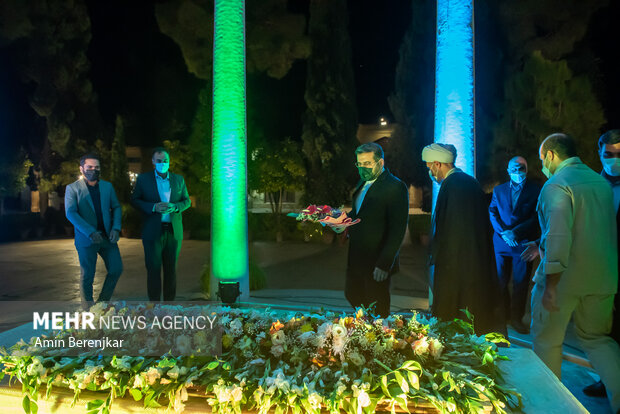 آیین بزرگداشت حافظ با حضور وزیر فرهنگ و ارشاد اسلامی در شیراز