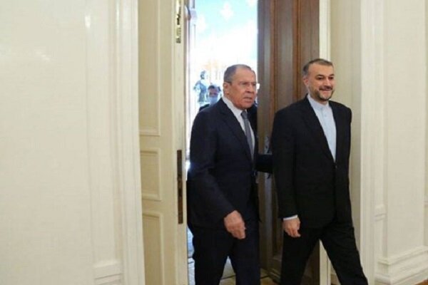 وزير الخارجية الايراني يجري محادثات مع نظيره الروسي حول الملف النووي