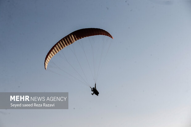 Paragliding over Persian Gulf Lake in Tehran
