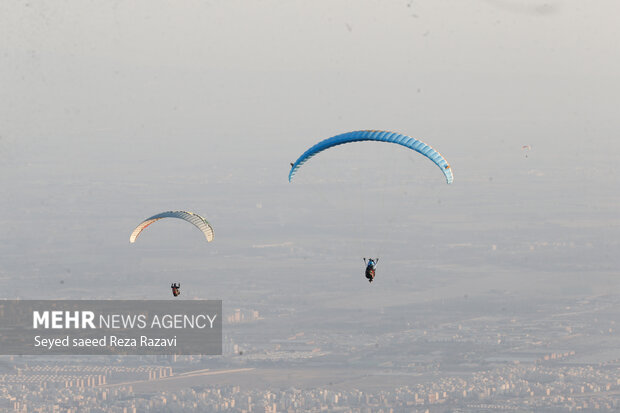 Paragliding over Persian Gulf Lake in Tehran
