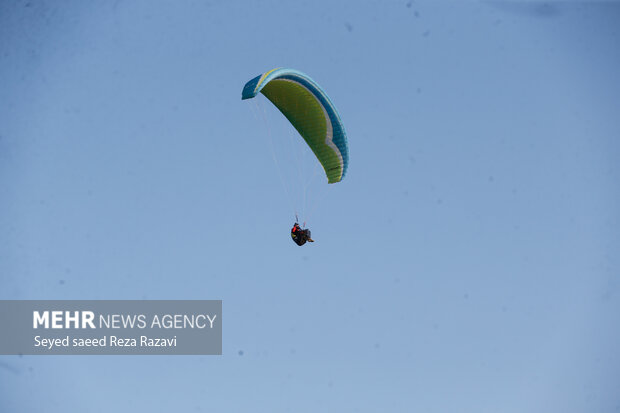 Paragliding over Persian Gulf Lake in Tehran
