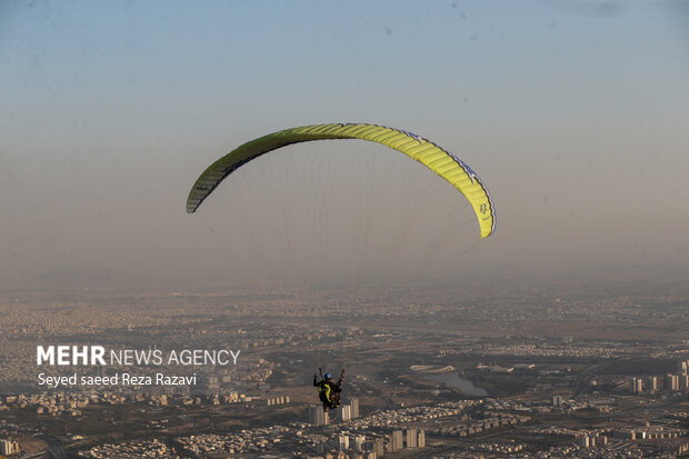 Paragliding over Persian Gulf Lake in Tehran
