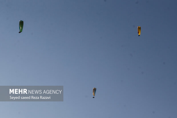 Paragliding over Persian Gulf Lake in Tehran
