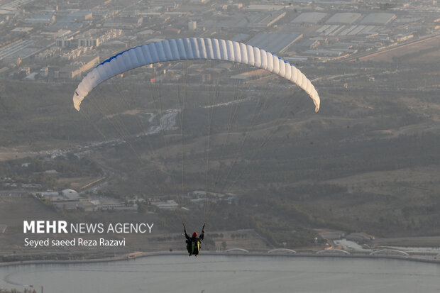 Paragliding over Persian Gulf Lake in Tehran
