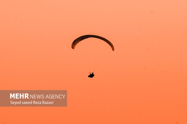 Paragliding over Persian Gulf Lake in Tehran
