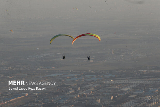 Paragliding over Persian Gulf Lake in Tehran
