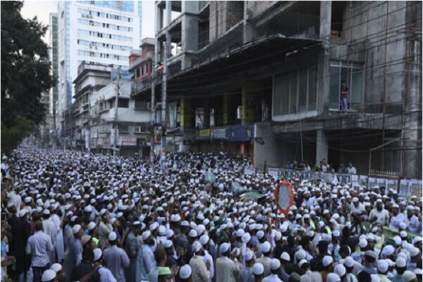 مسلمانان بنگلادش در اعتراض به تصاویر موهن تظاهرات کردند