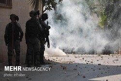 Zionist forces invade West Bank, detain 9 Palestinians