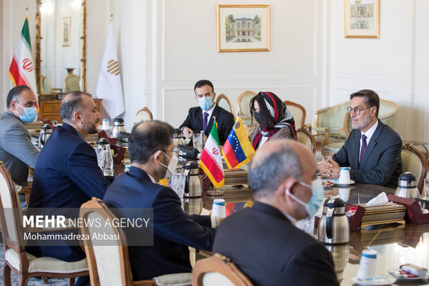 Iran FM meeting, Venezuelan counterpart in Tehran